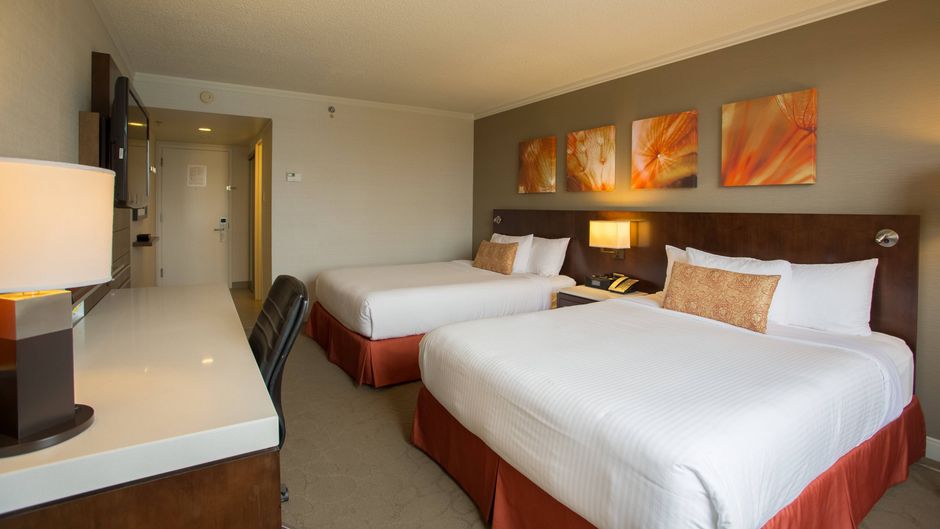 Delta Hotels Saguenay Conference Centre Room