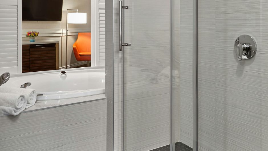 Delta Hotels Edmonton Centre Suites Room
