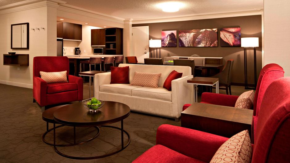 Delta Hotels by Marriott Winnipeg Suite
