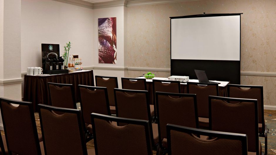 Delta Hotels by Marriott Winnipeg Meeting