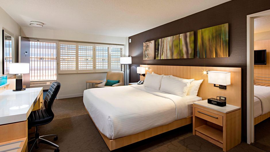 Delta Hotels by Marriott Winnipeg Suite