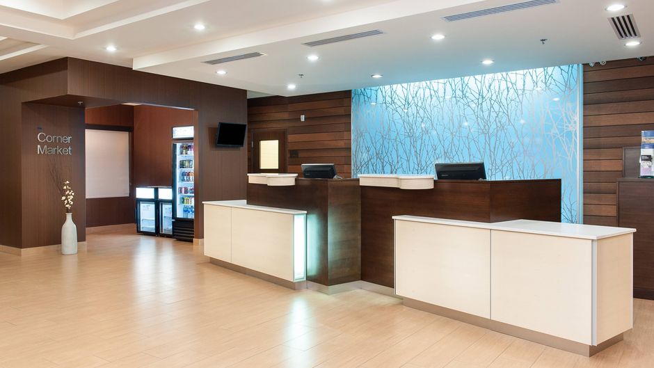 Fairfield Inn N Stes Marriott Lobby