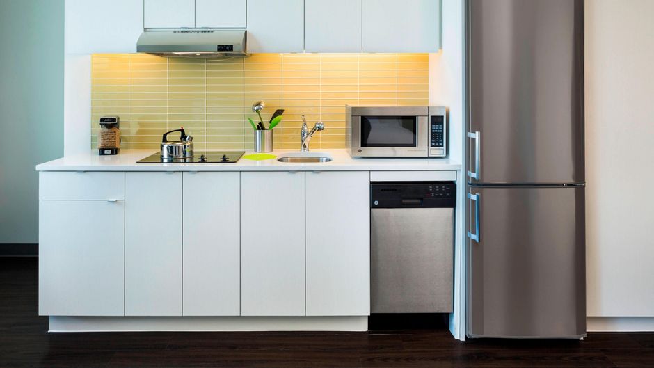 Element Vancouver Metrotown Room