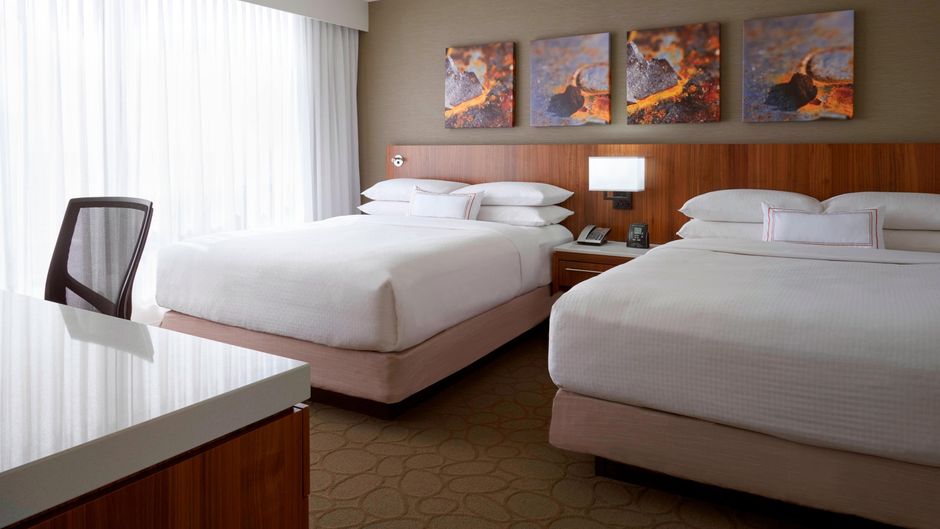 Delta Hotels Toronto Arpt & Conf Center Room