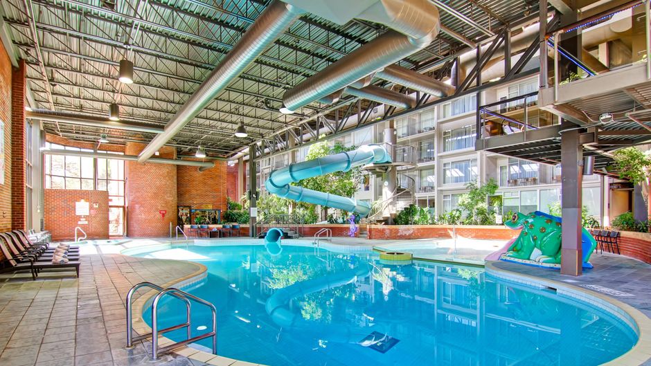 Delta Hotels by Marriott Toronto East Pool