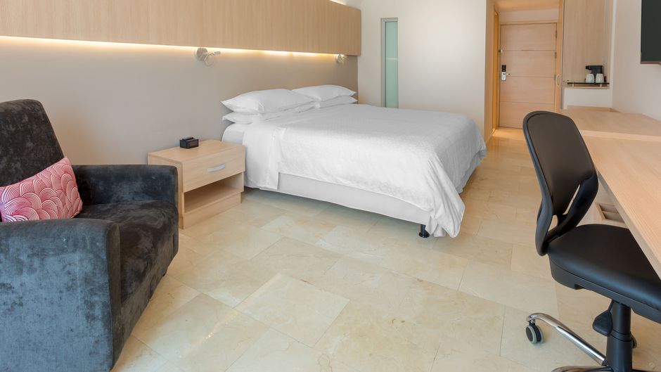 Four Points by Sheraton Barranquilla Room