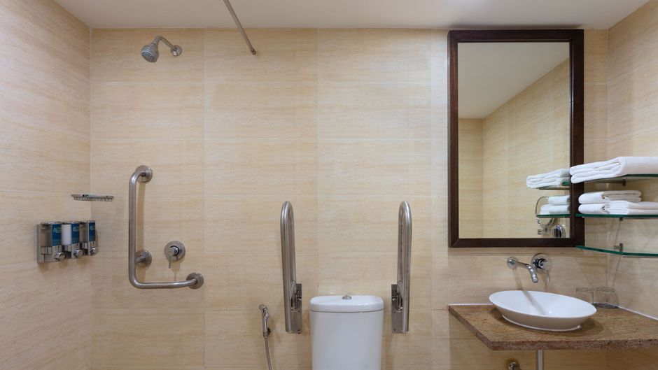 Four Points by Sheraton Vadodara Room