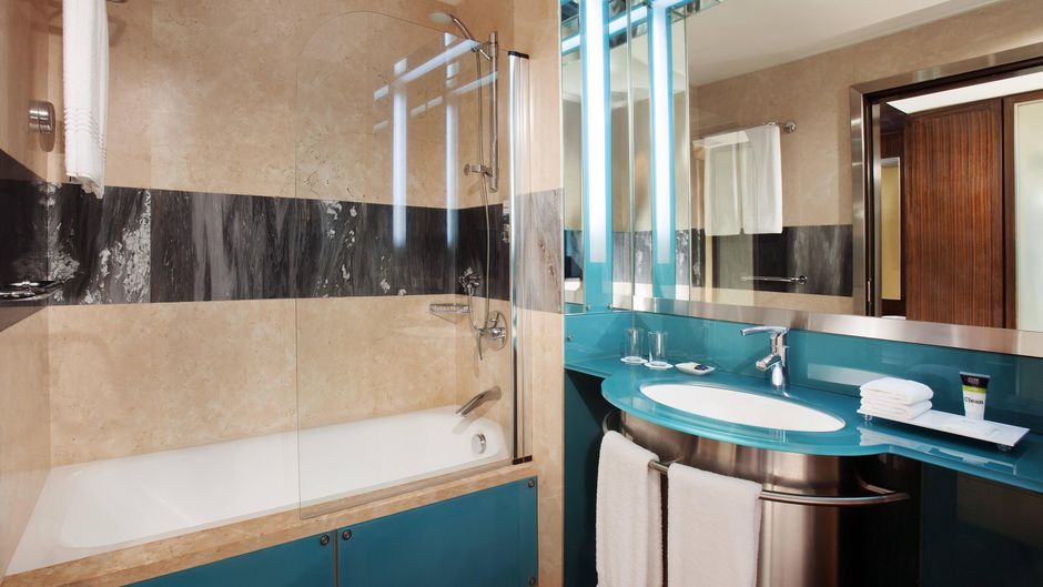 Four Points by Sheraton Le Verdun Room