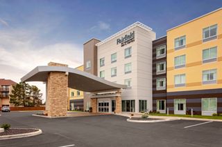 Fairfield Inn & Suites Waterfront
