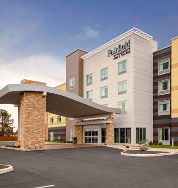 Fairfield Inn & Suites Waterfront