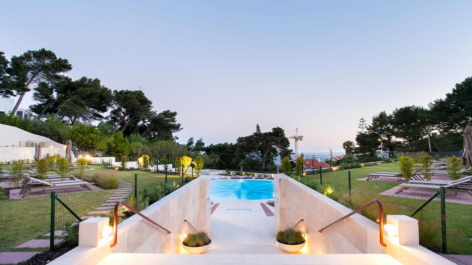 Four Points by Sheraton Sesimbra Pool