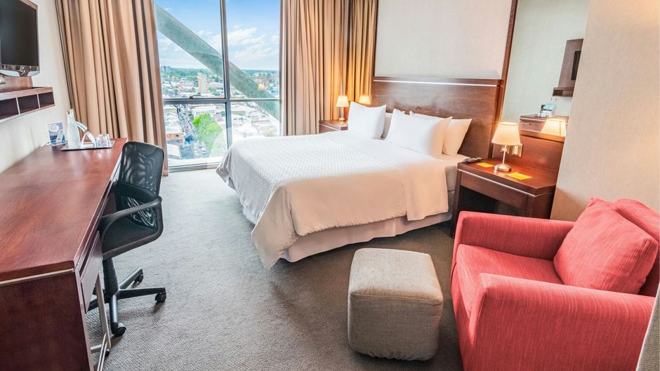 Four Points by Sheraton Los Angeles Room