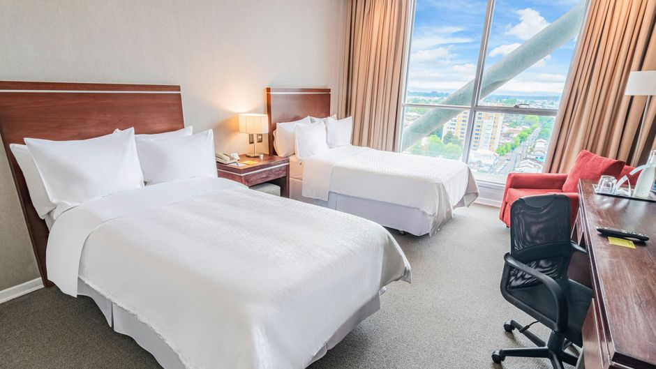 Four Points by Sheraton Los Angeles Room