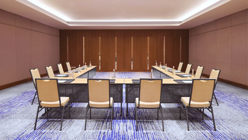 Four Points by Sheraton Surabaya Meeting