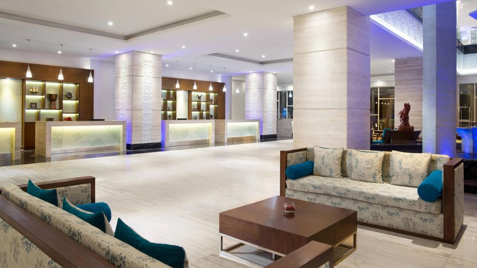 Four Points by Sheraton Makassar Lobby