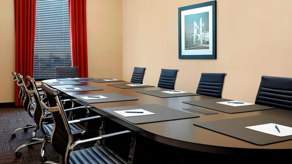 Four Points by Sheraton Edmonton Gateway Meeting