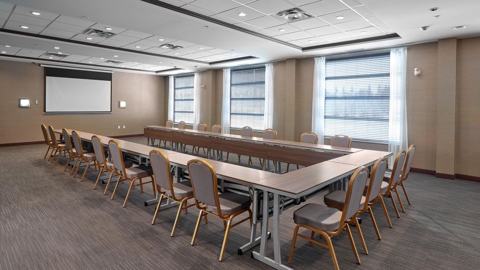 Four Points by Sheraton Edmonton West Meeting