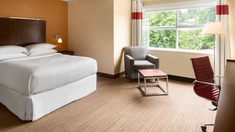 Four Points by Sheraton Surrey Room