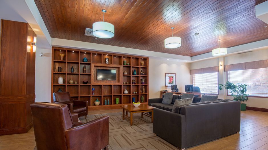 Four Points by Sheraton Saskatoon Lobby