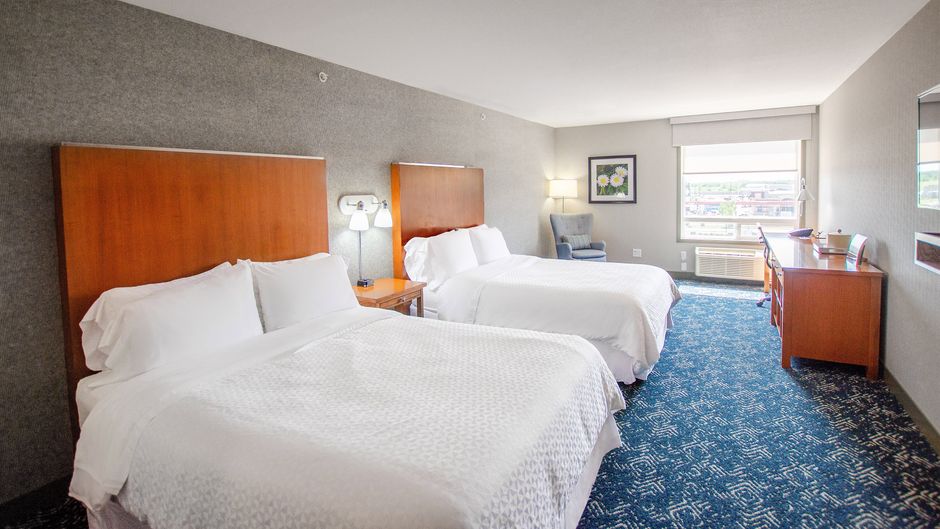 Four Points by Sheraton Saskatoon Room