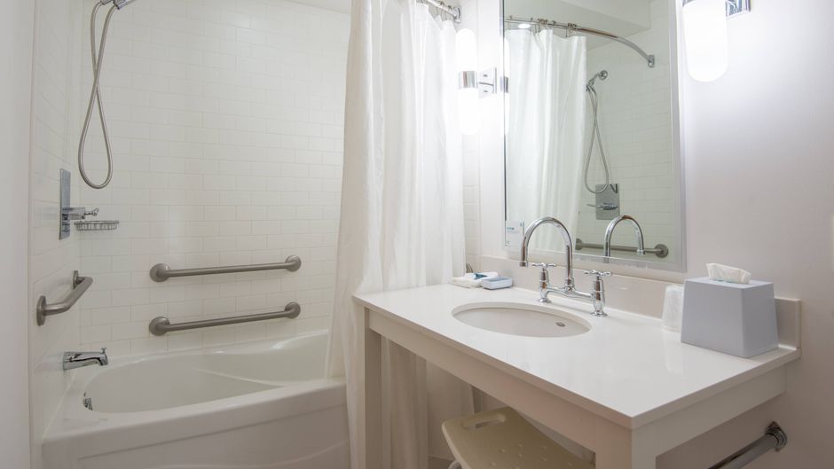 Four Points by Sheraton Saskatoon Room