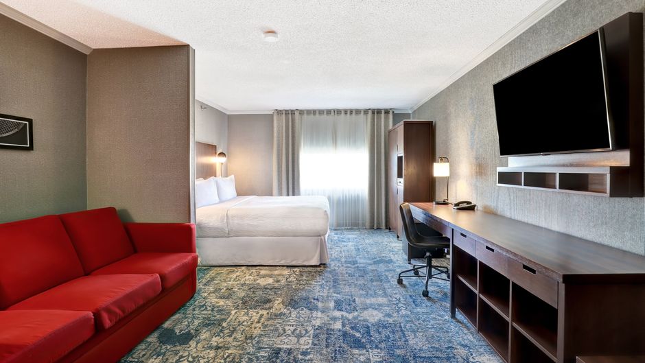 Four Points Sheraton Toronto Mississauga Room
