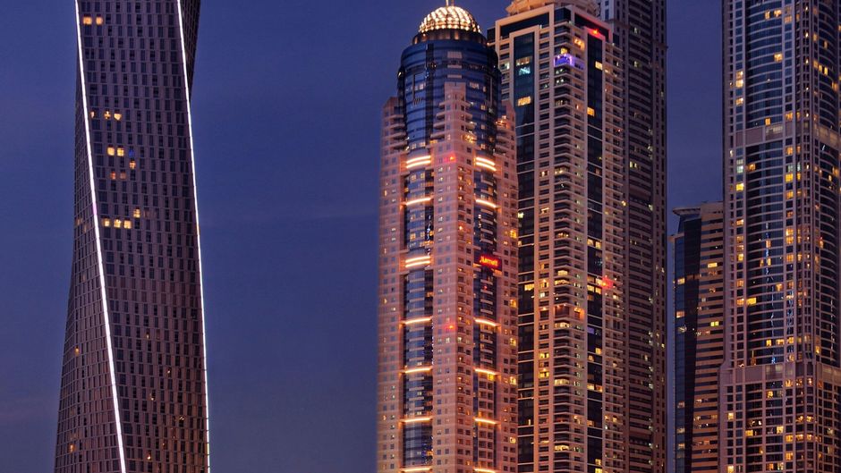 Marriott Harbour Hotel & Suites Exterior