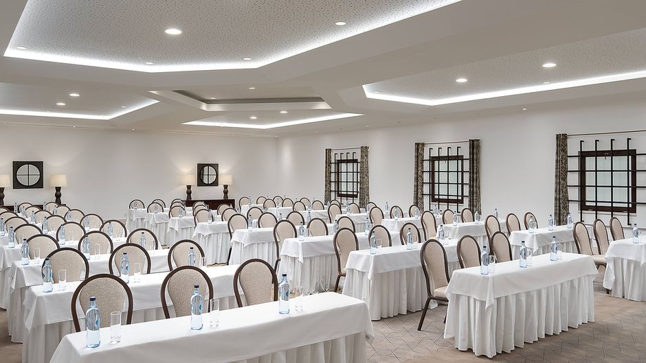 Pine Cliffs Hotel Meeting