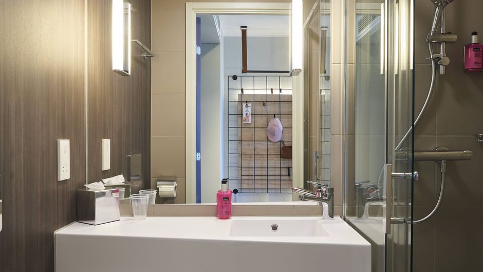 Moxy Birmingham NEC Room