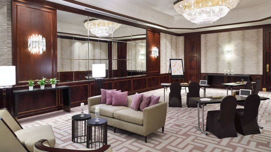 Amman Marriott Hotel Meeting