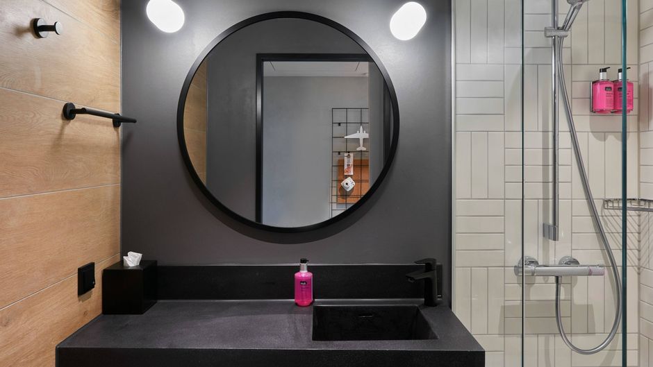Moxy Cologne Bonn Airport Room