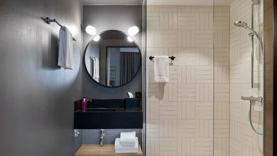Moxy Cologne Bonn Airport Room