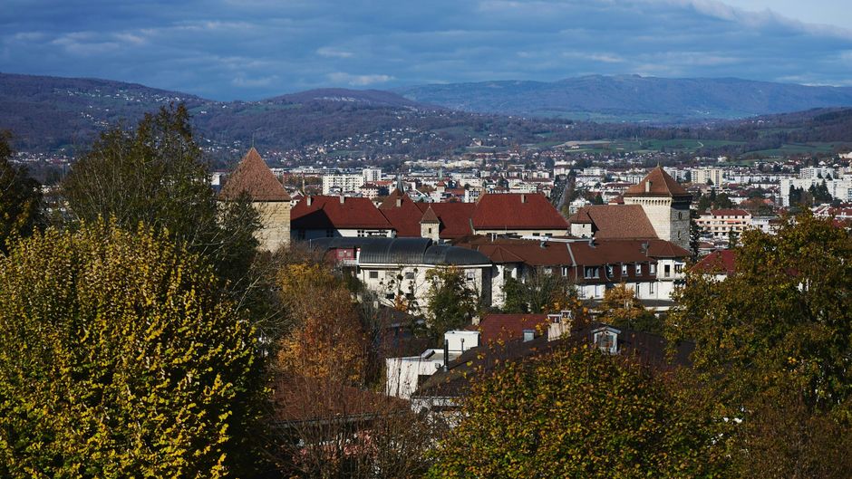 Moxy Annecy Exterior