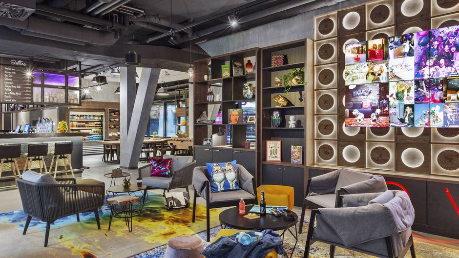 Moxy Lausanne Flon Room
