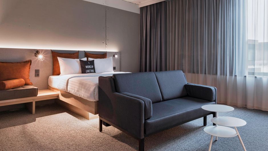 Moxy Frankfurt City Center Room