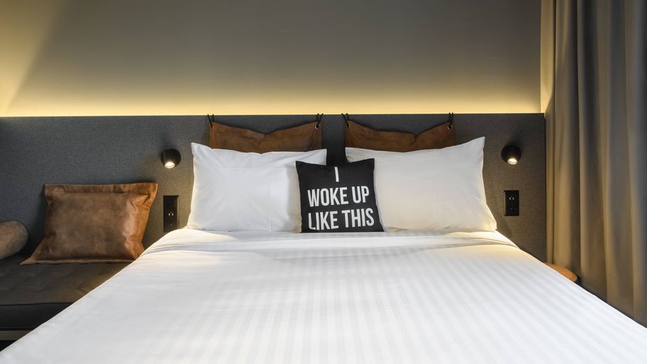 Moxy Sion Room