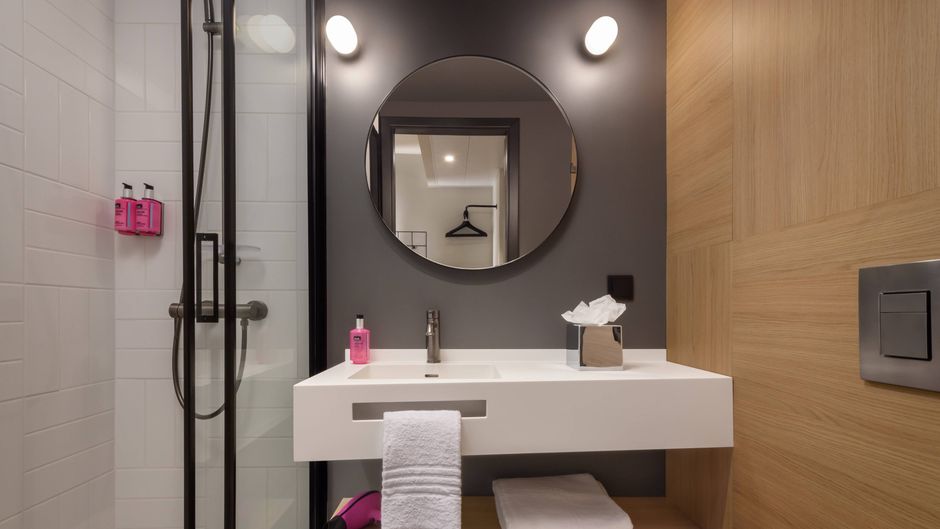 Moxy Lisboa Oriente Room
