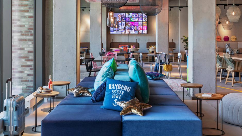 Moxy Hamburg City Lobby