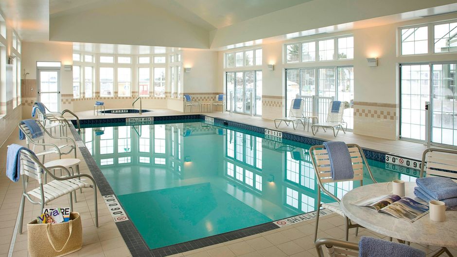 Residence Inn Gravenhurst Muskoka Wharf Pool