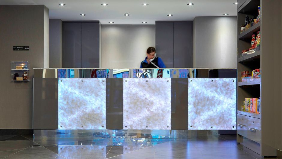 Residence-Inn by Marriott Montreal Lobby
