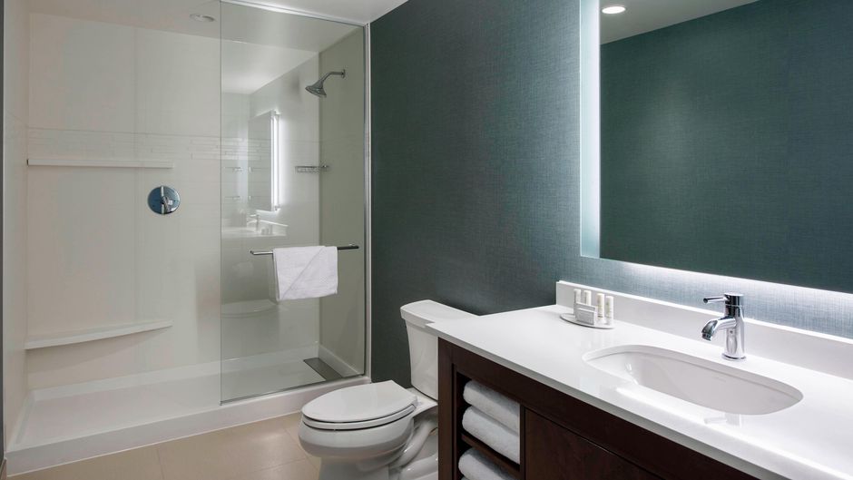 Residence Inn by Marriott Calgary South Room