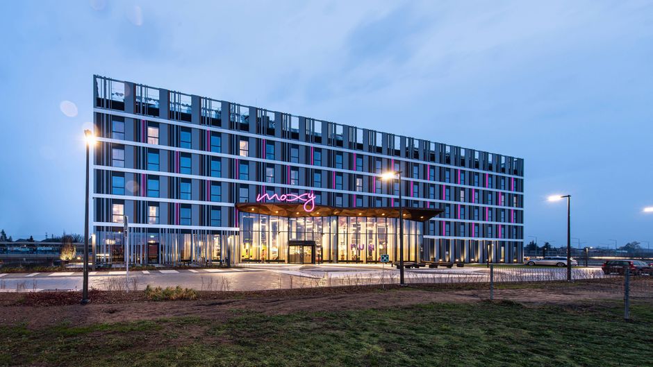 Moxy Poznan Airport Hotel Exterior