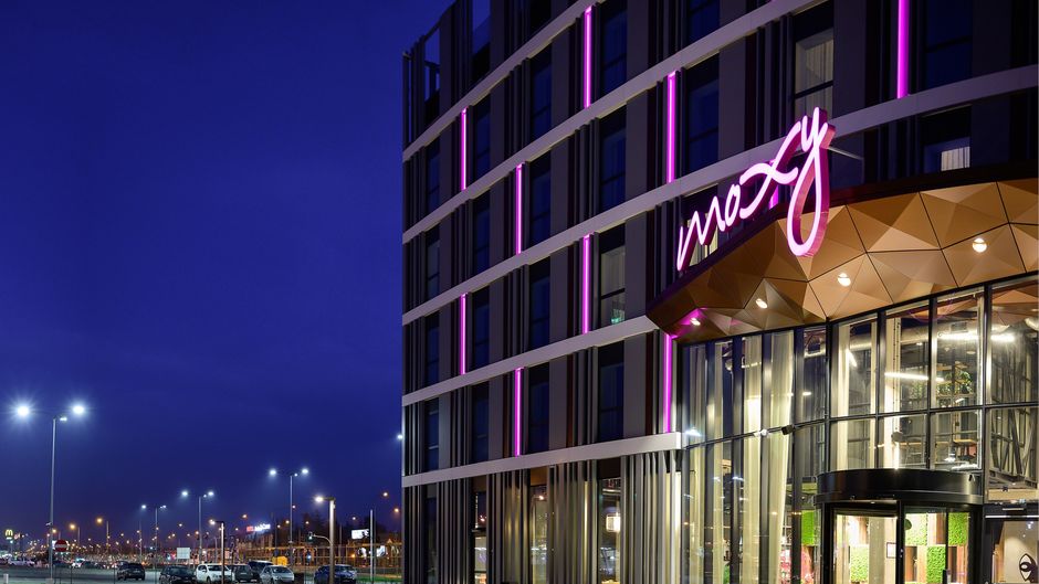 Moxy Poznan Airport Hotel Exterior