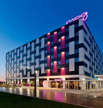MOXY Vienna Airport