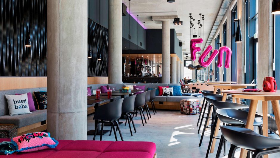 MOXY Vienna Airport Room