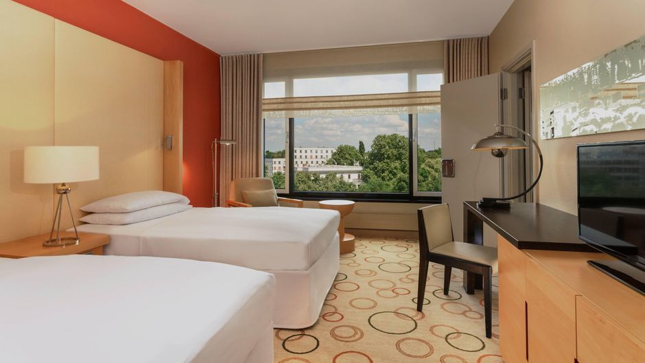Sheraton Berlin Grand Hotel Esplanade Room