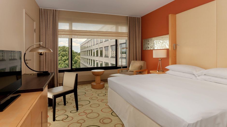 Sheraton Berlin Grand Hotel Esplanade Room