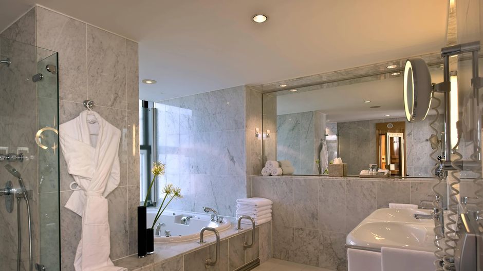 Sheraton Berlin Grand Hotel Esplanade Room