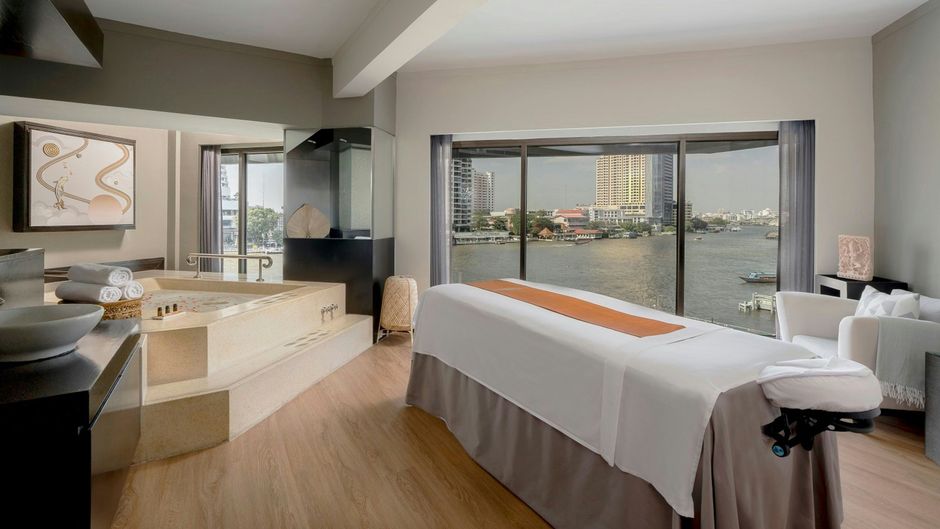 Royal Orchid Sheraton Riverside Hotel Spa