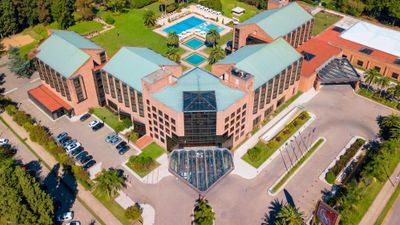 Sheraton Pilar Hotel & Convention Center